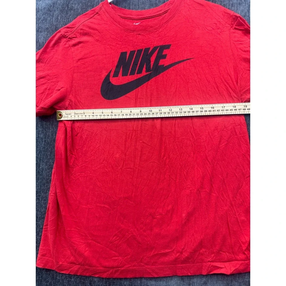 Nike Tee Shirt Mens Large Red Swoosh Graphic Print Logo Crew Neck Short Sleeve